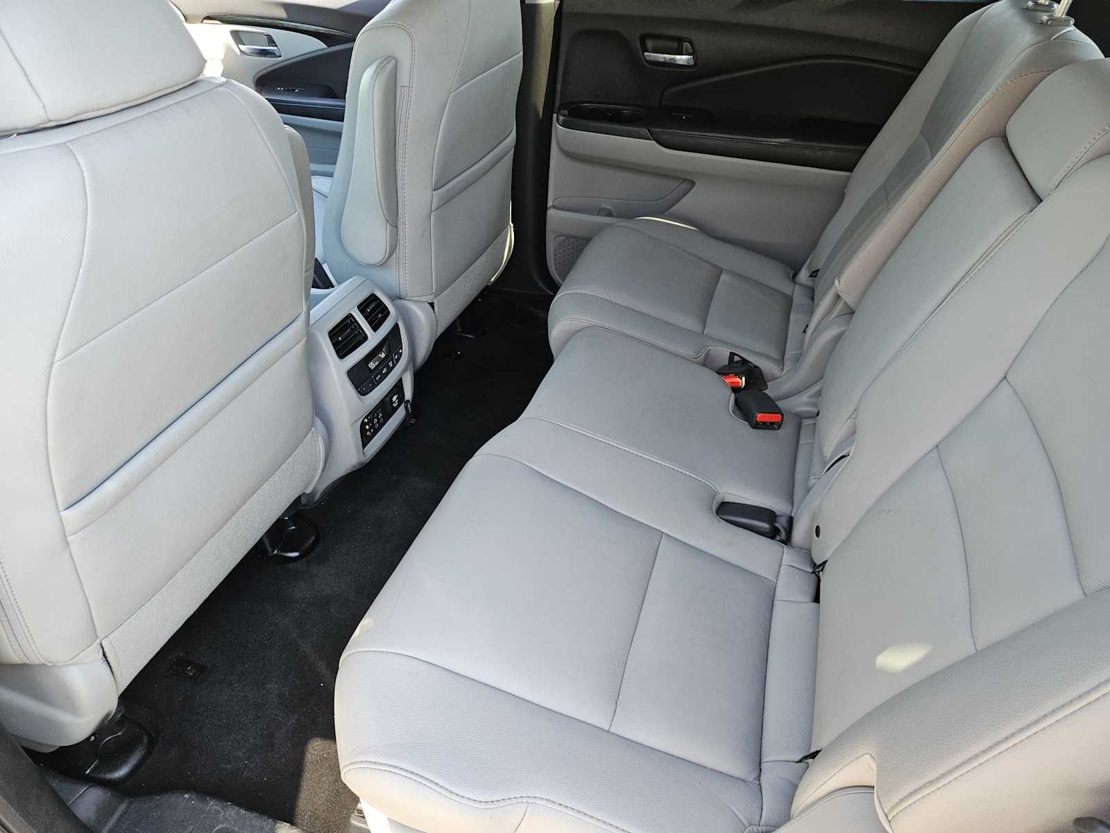 Thumbnail: 2016 Honda Pilot - 30