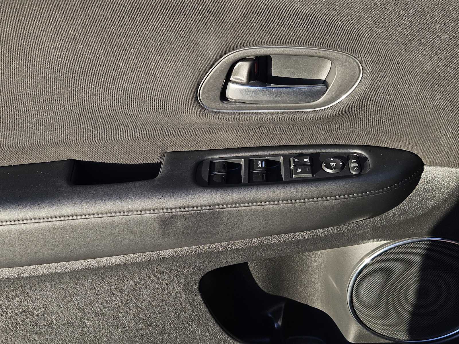 Thumbnail: 2018 Honda HR-V - 21