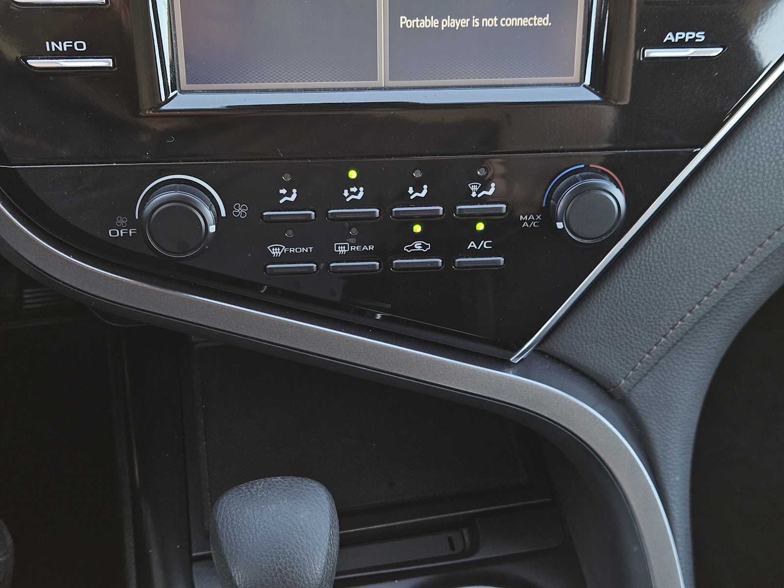 Thumbnail: 2018 Toyota Camry - 19