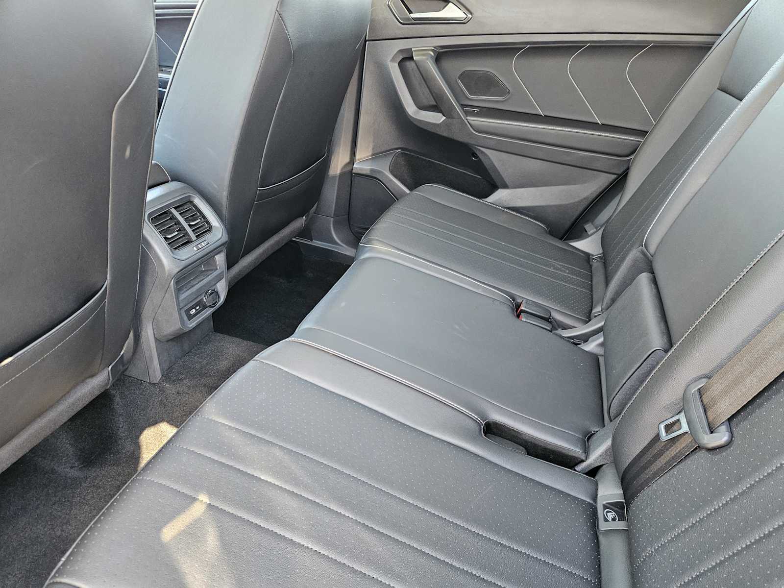 Thumbnail: 2022 Volkswagen Tiguan - 29