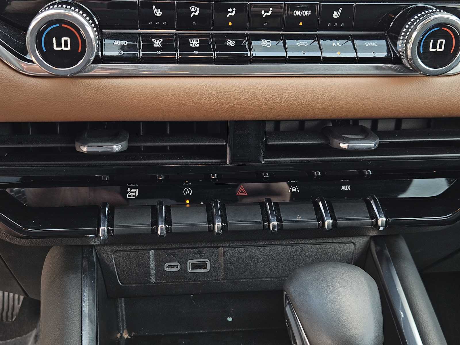 Thumbnail: 2024 GMC Canyon - 18