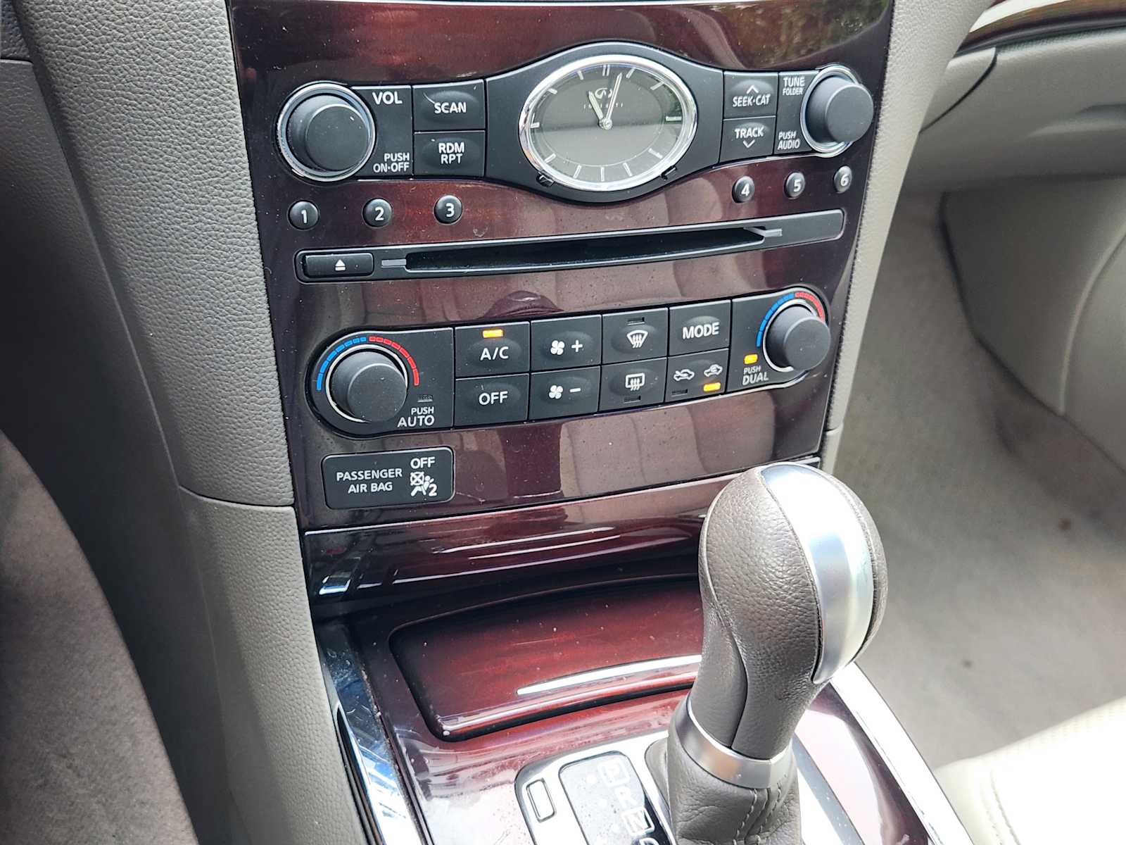Thumbnail: 2012 INFINITI G37 - 19