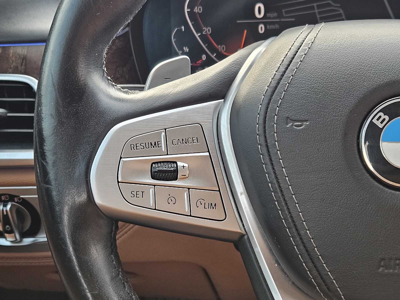 Thumbnail: 2020 BMW 7 Series - 26