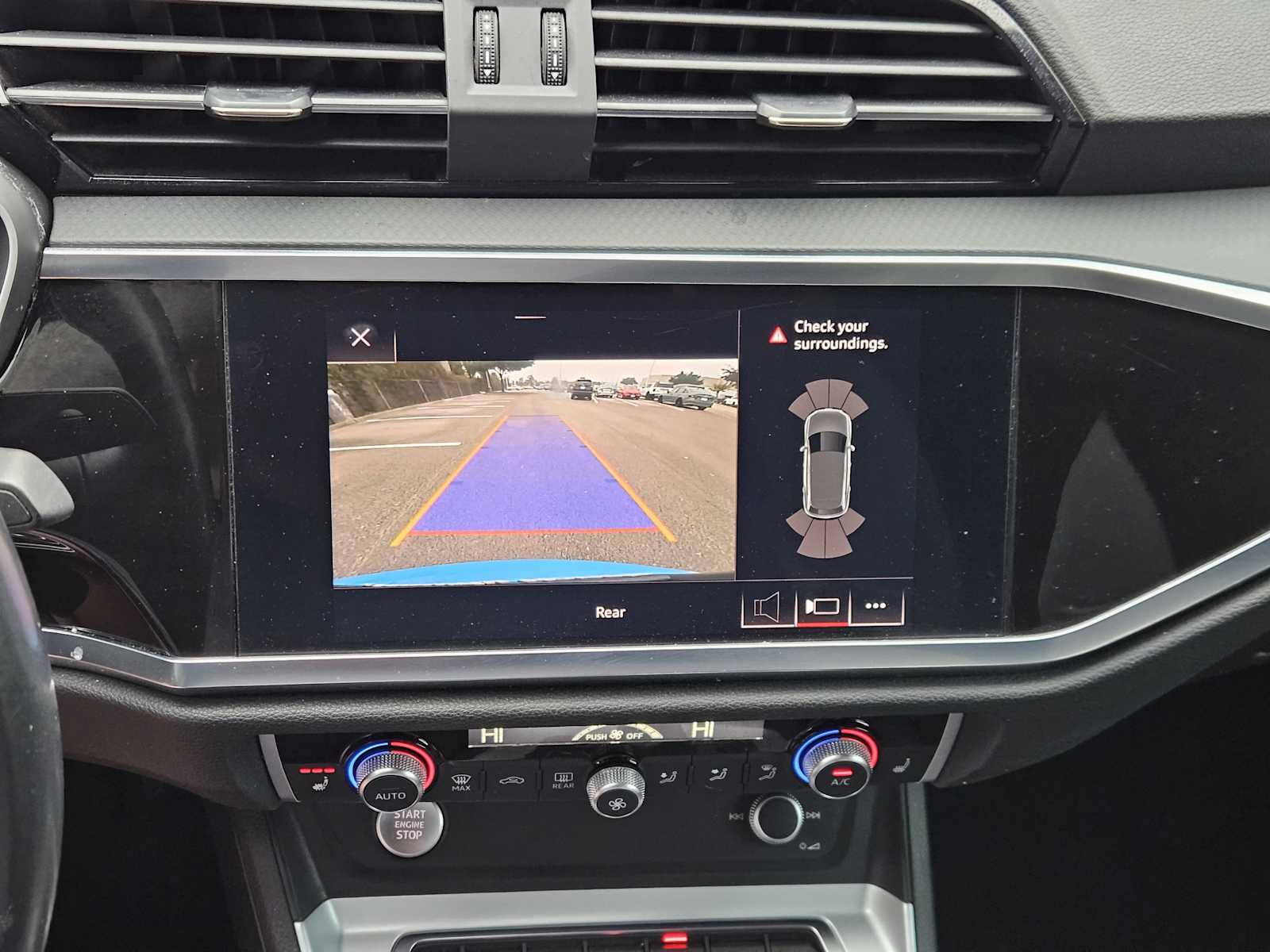 Thumbnail: 2020 Audi Q3 - 18