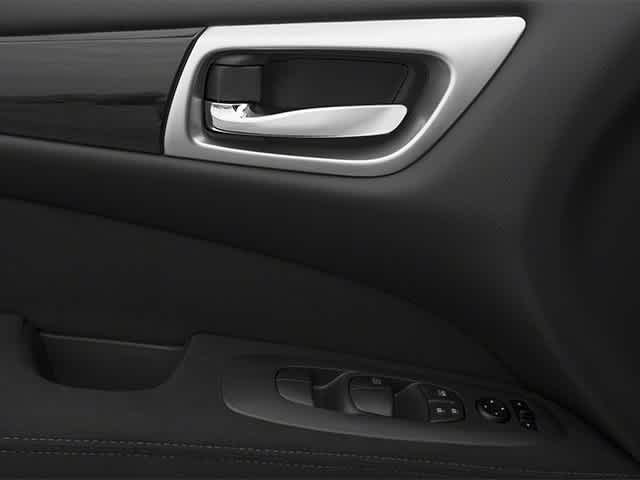 Thumbnail: 2013 Nissan Pathfinder - 21