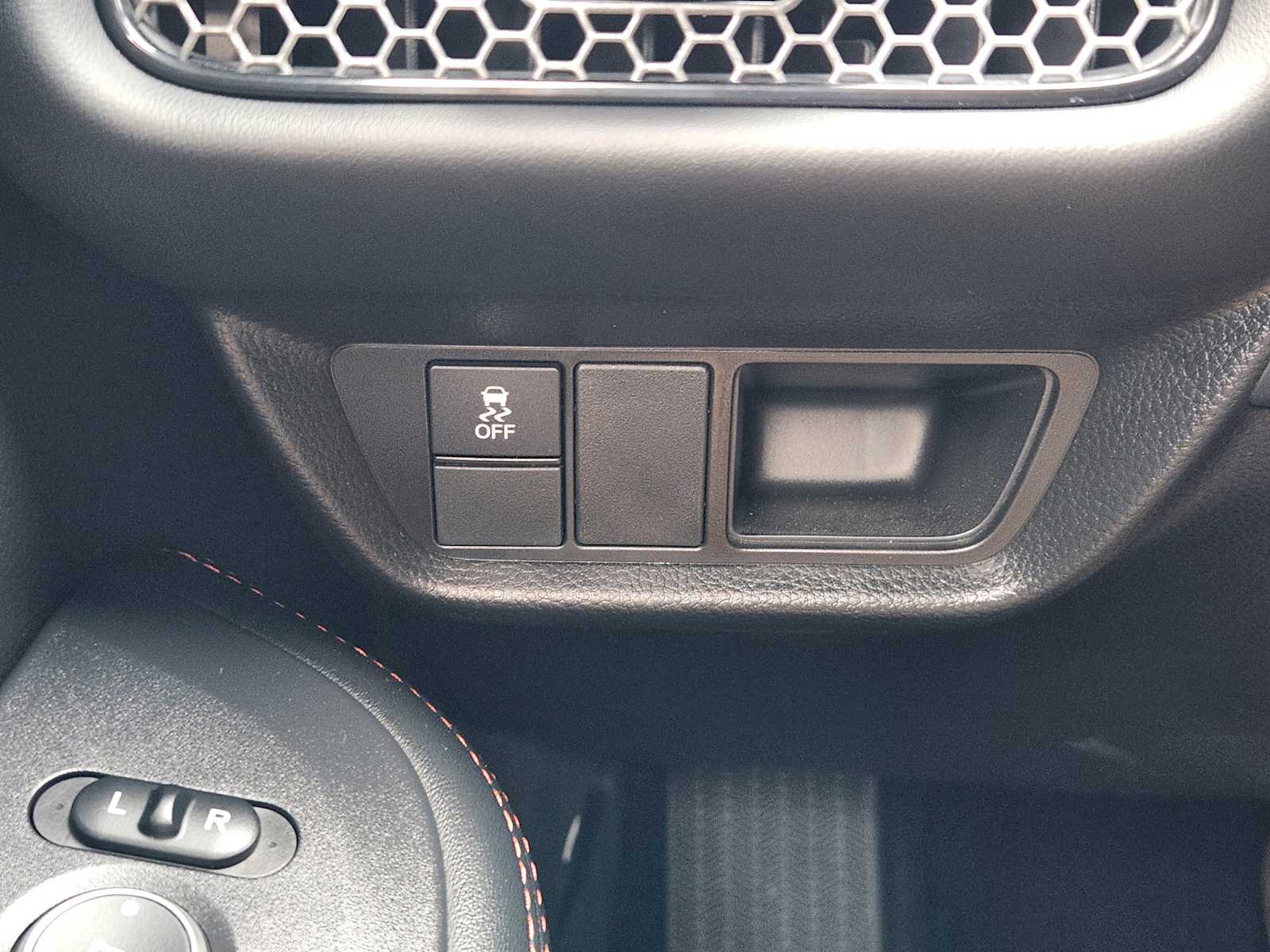 Thumbnail: 2025 Honda HR-V - 22