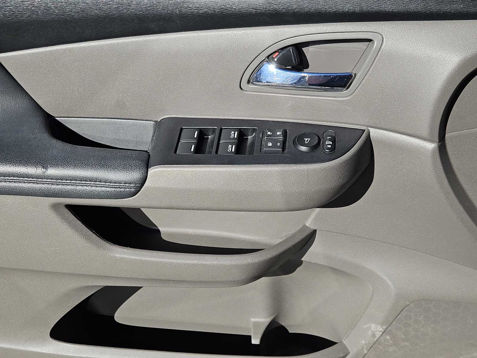 Thumbnail: 2014 Honda Odyssey - 22