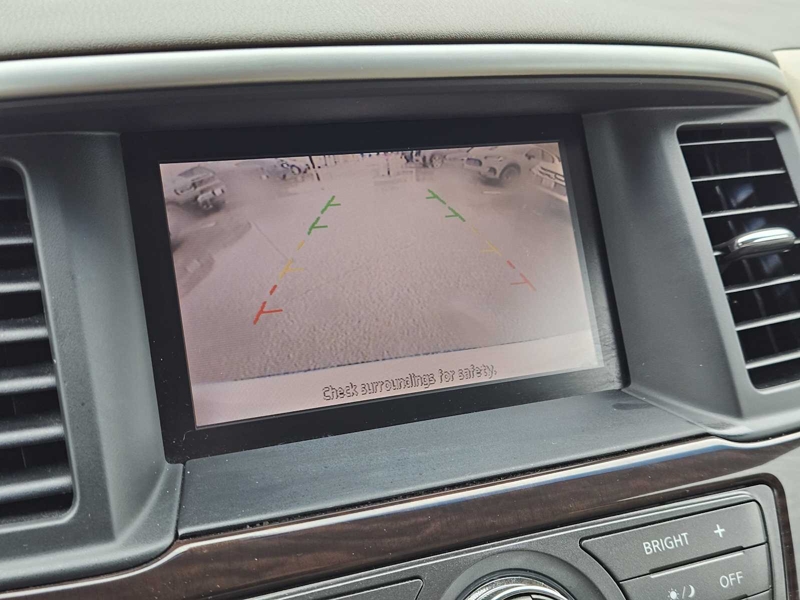 Thumbnail: 2014 Nissan Pathfinder - 18