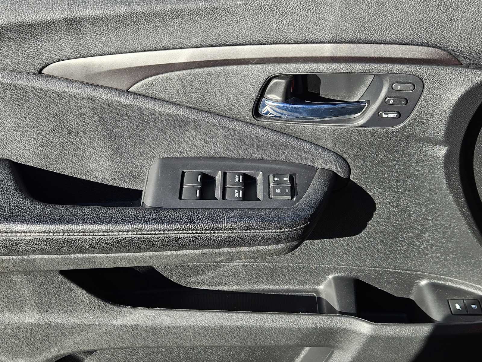 Thumbnail: 2019 Honda Pilot - 22