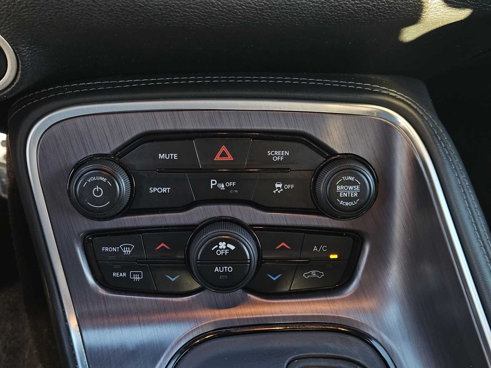 Thumbnail: 2017 Dodge Challenger - 18