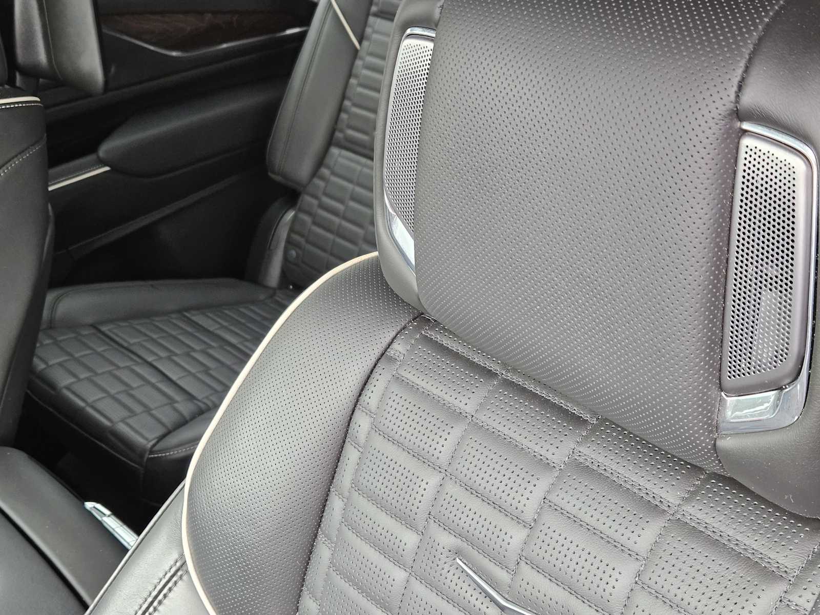 Thumbnail: 2023 Cadillac Escalade - 15