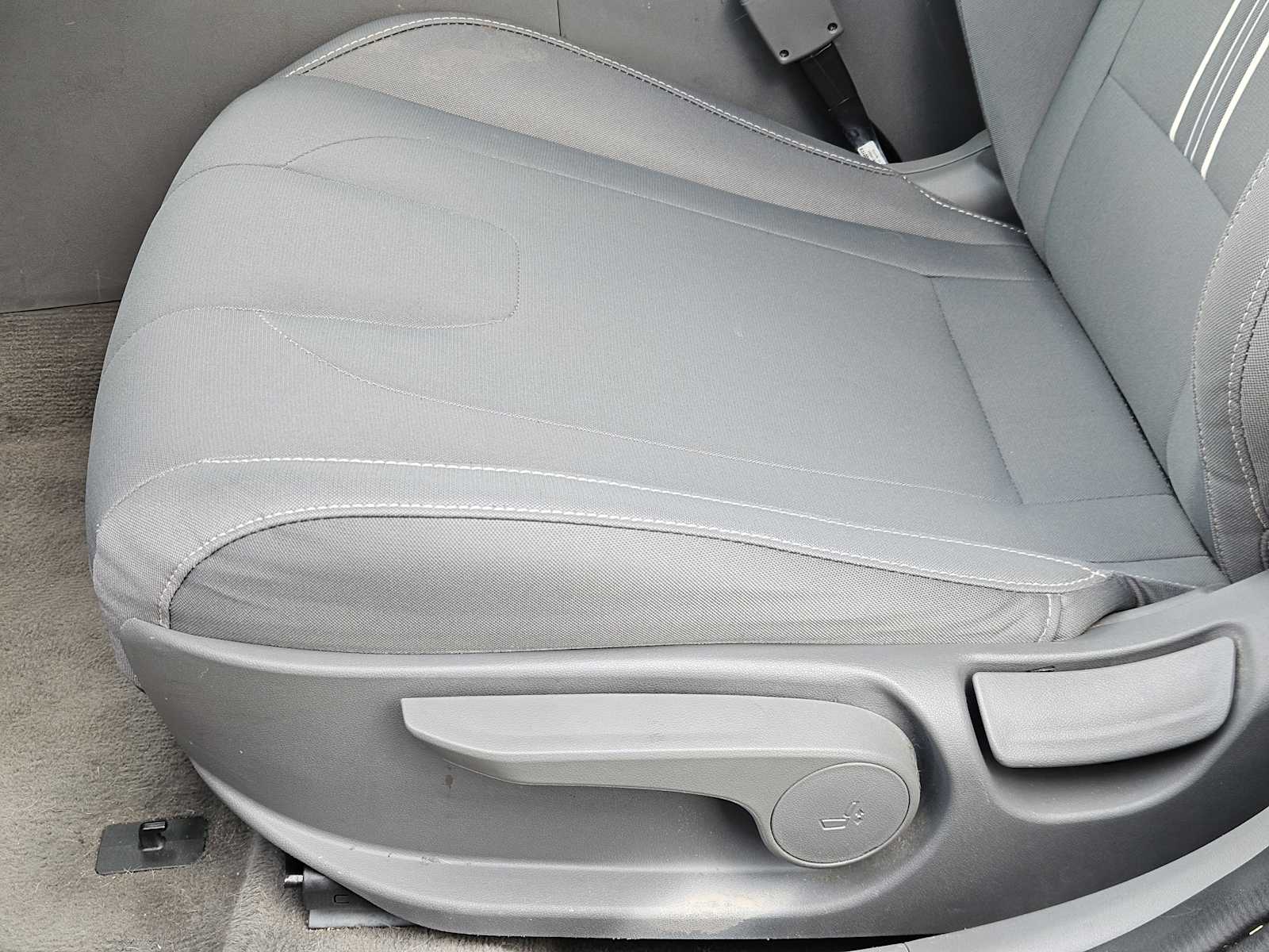 Thumbnail: 2022 Hyundai Elantra - 22