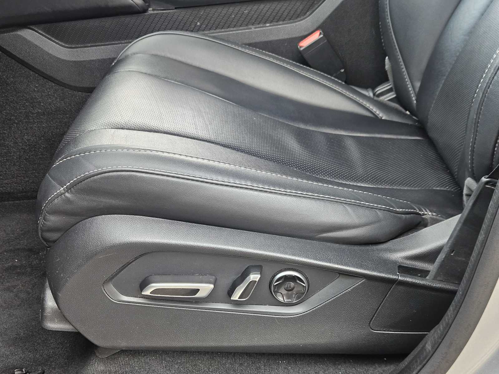 Thumbnail: 2023 Acura MDX - 23