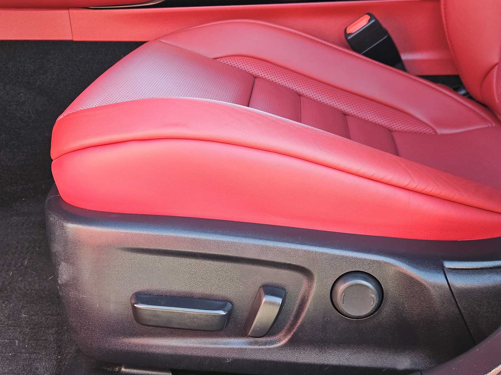 Thumbnail: 2023 Lexus IS - 23