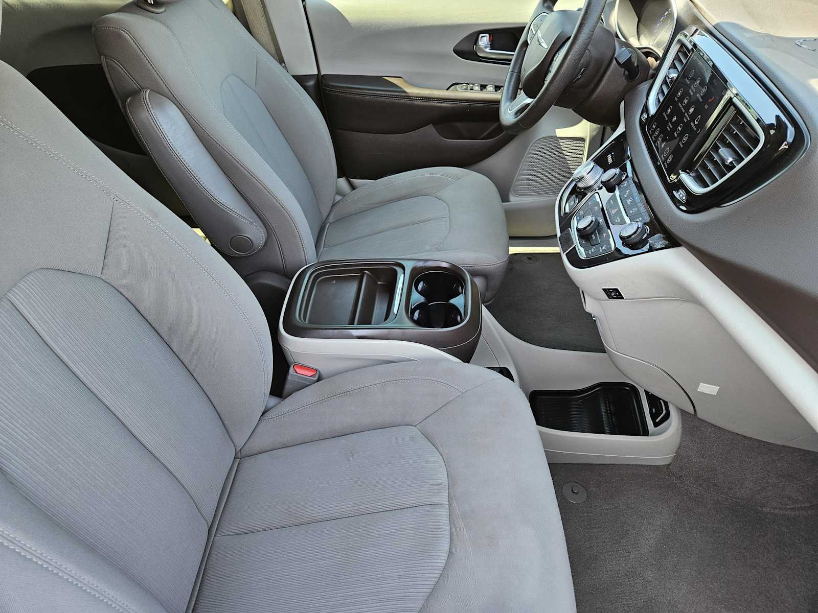 Thumbnail: 2020 Chrysler Pacifica - 13