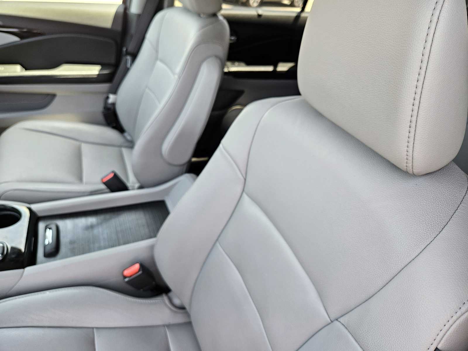 Thumbnail: 2016 Honda Pilot - 15