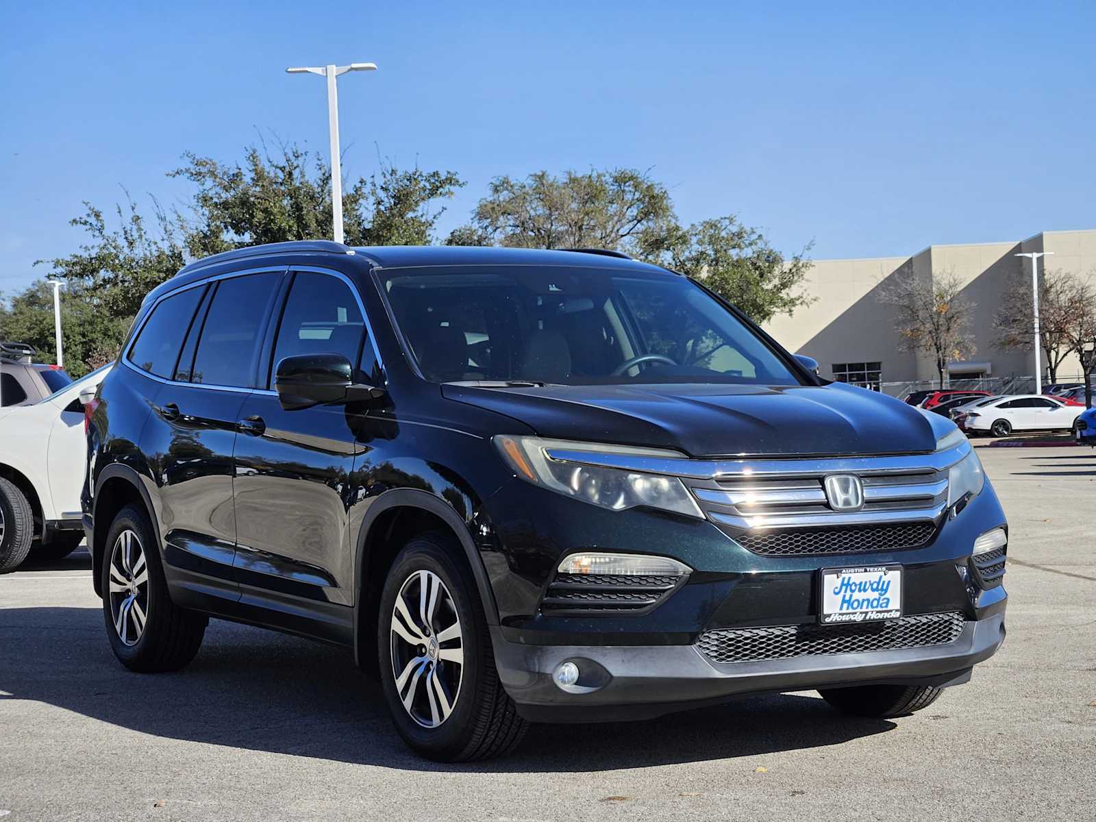 Thumbnail: 2016 Honda Pilot - 3