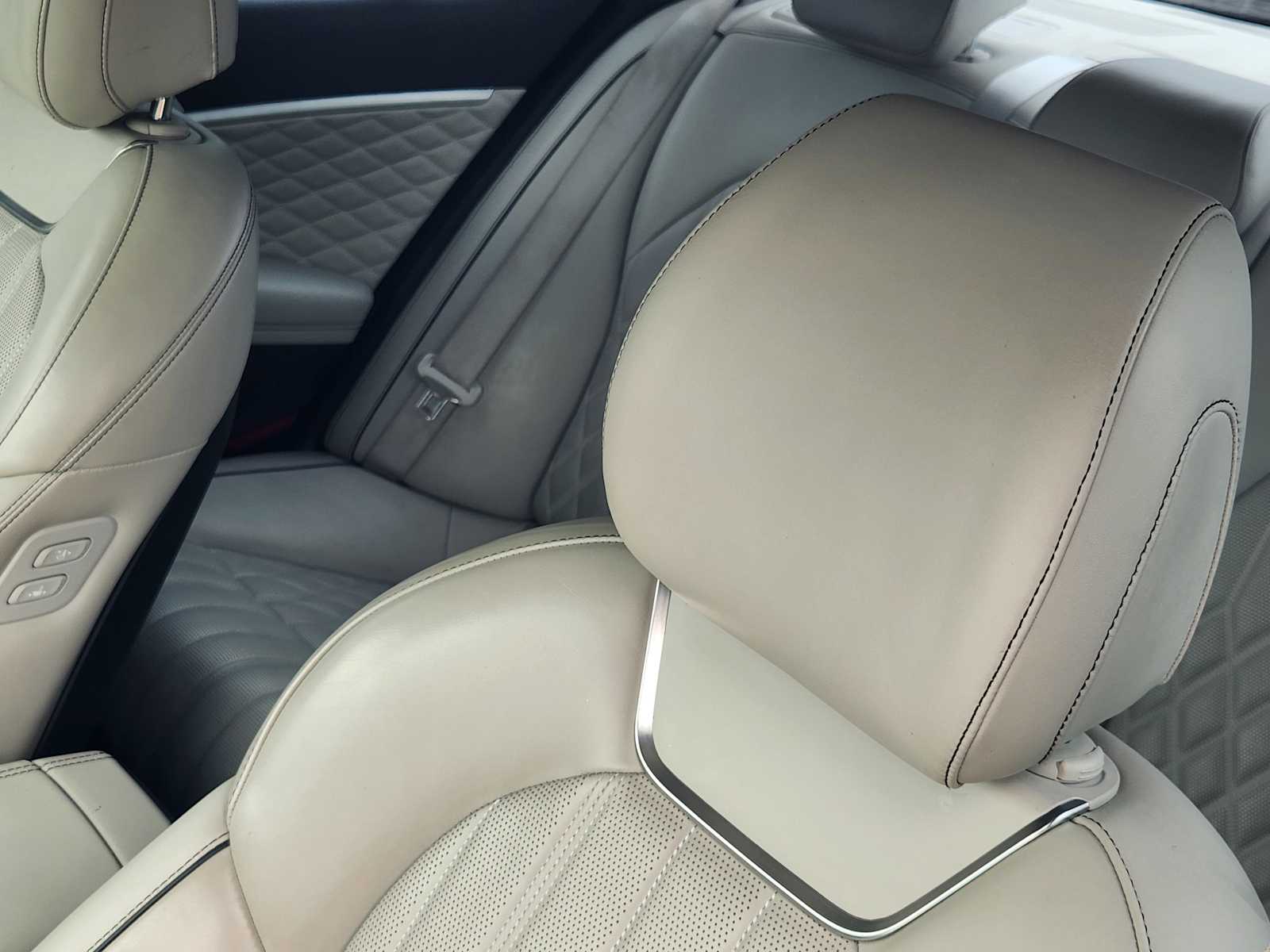Thumbnail: 2019 Genesis G70 - 15