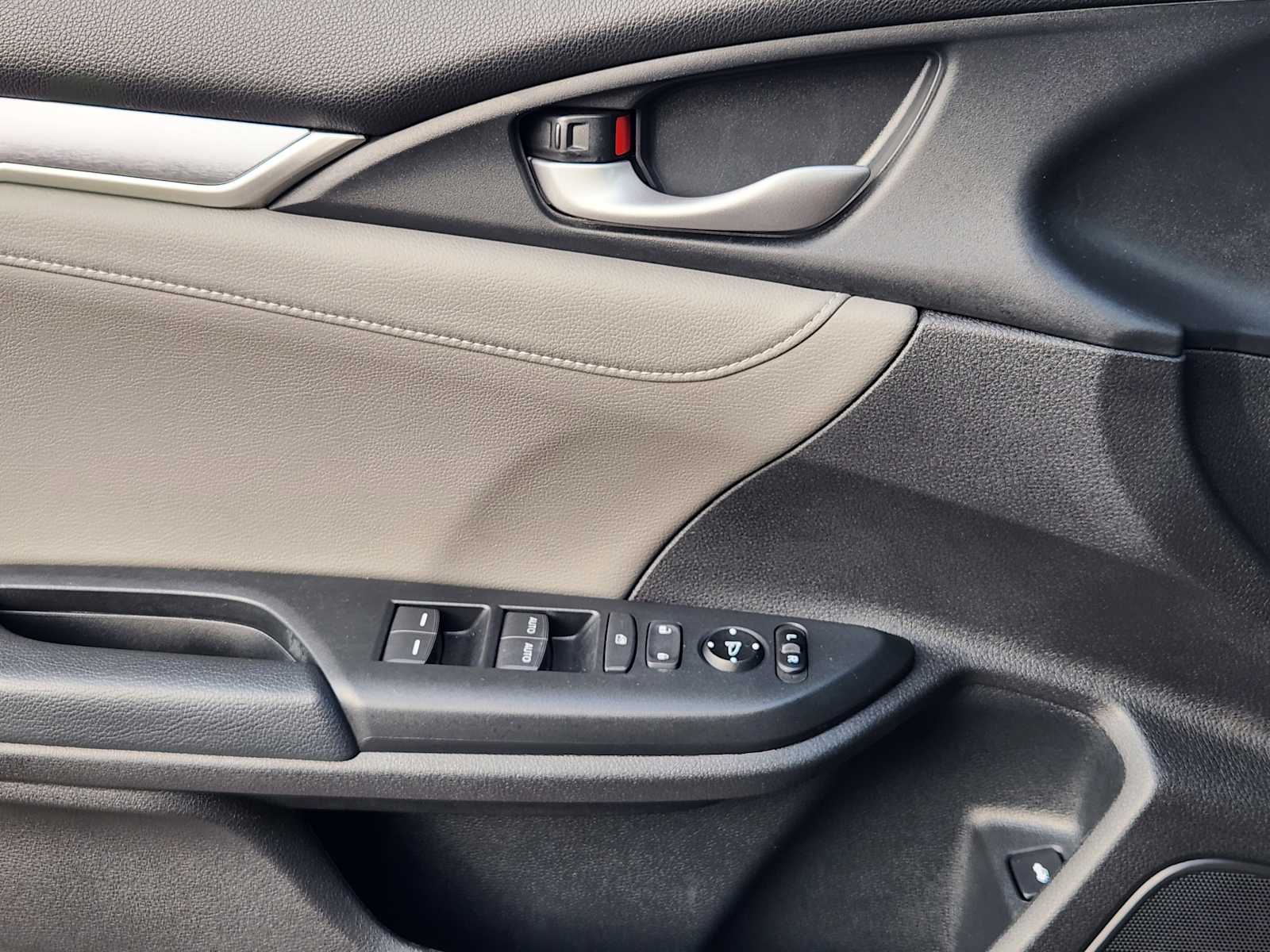 Thumbnail: 2016 Honda Civic - 23