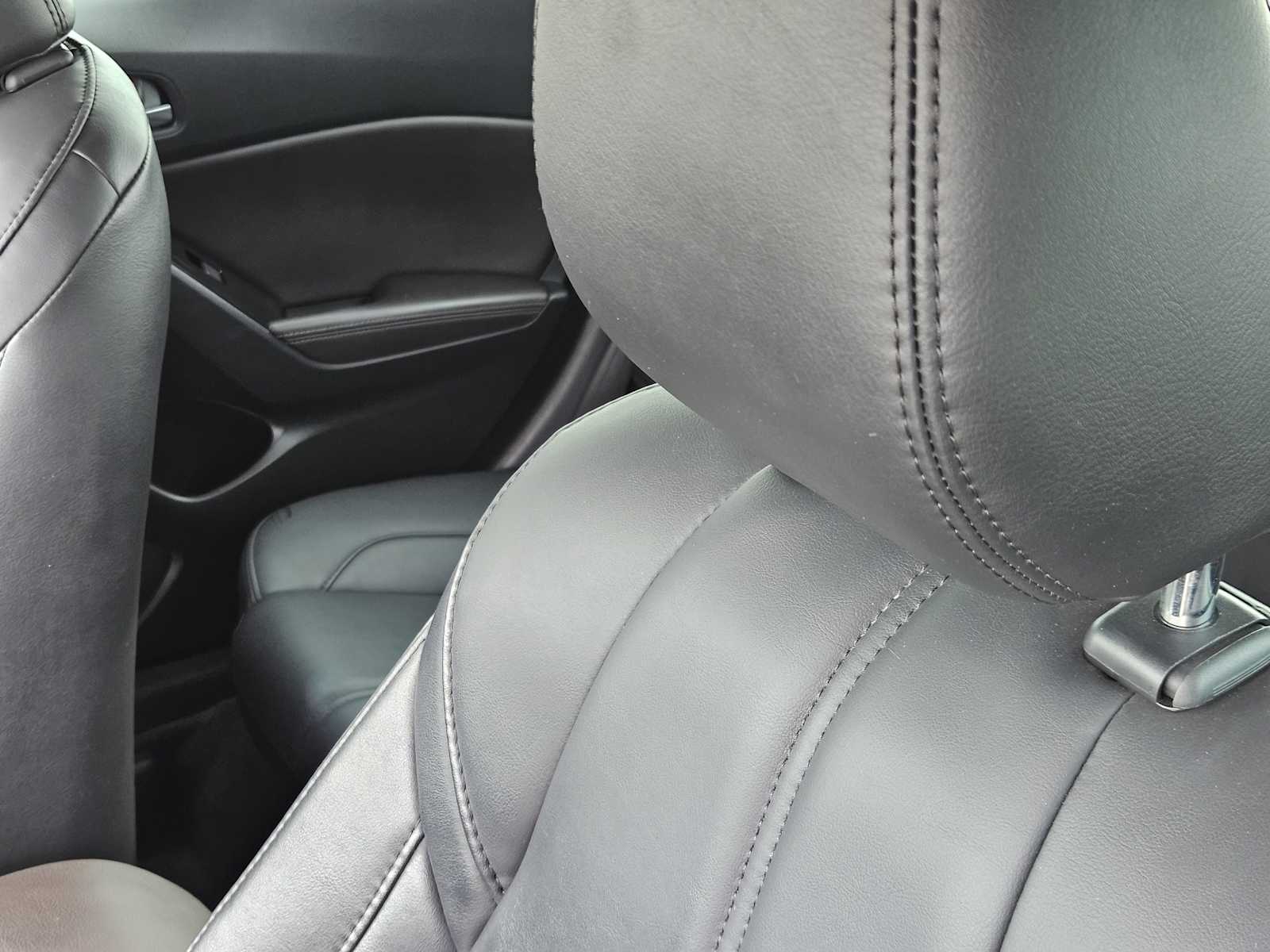 Thumbnail: 2018 Mazda Mazda3 - 15