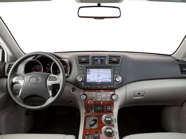 Thumbnail: 2013 Toyota Highlander - 10