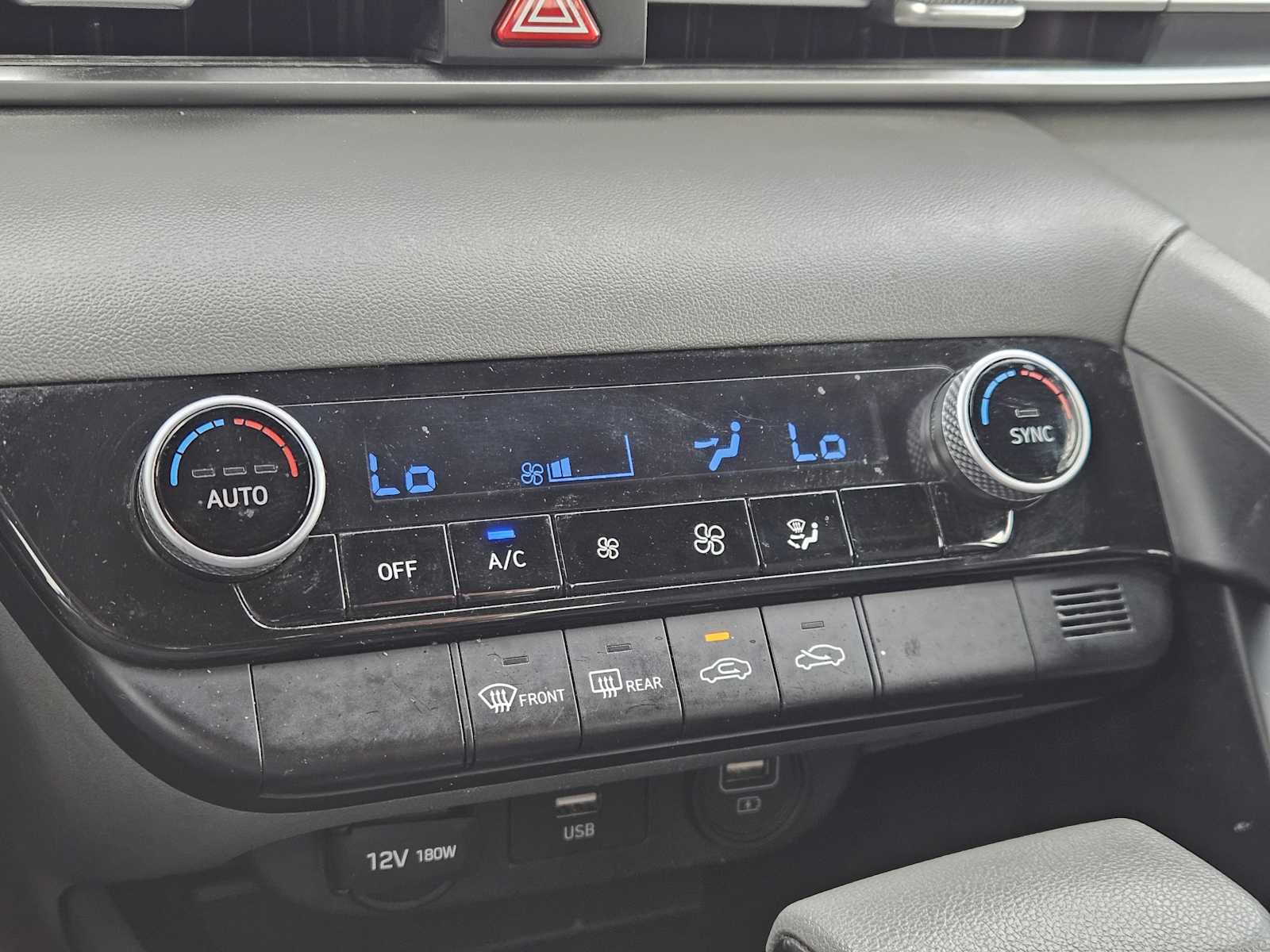 Thumbnail: 2022 Hyundai Elantra - 18