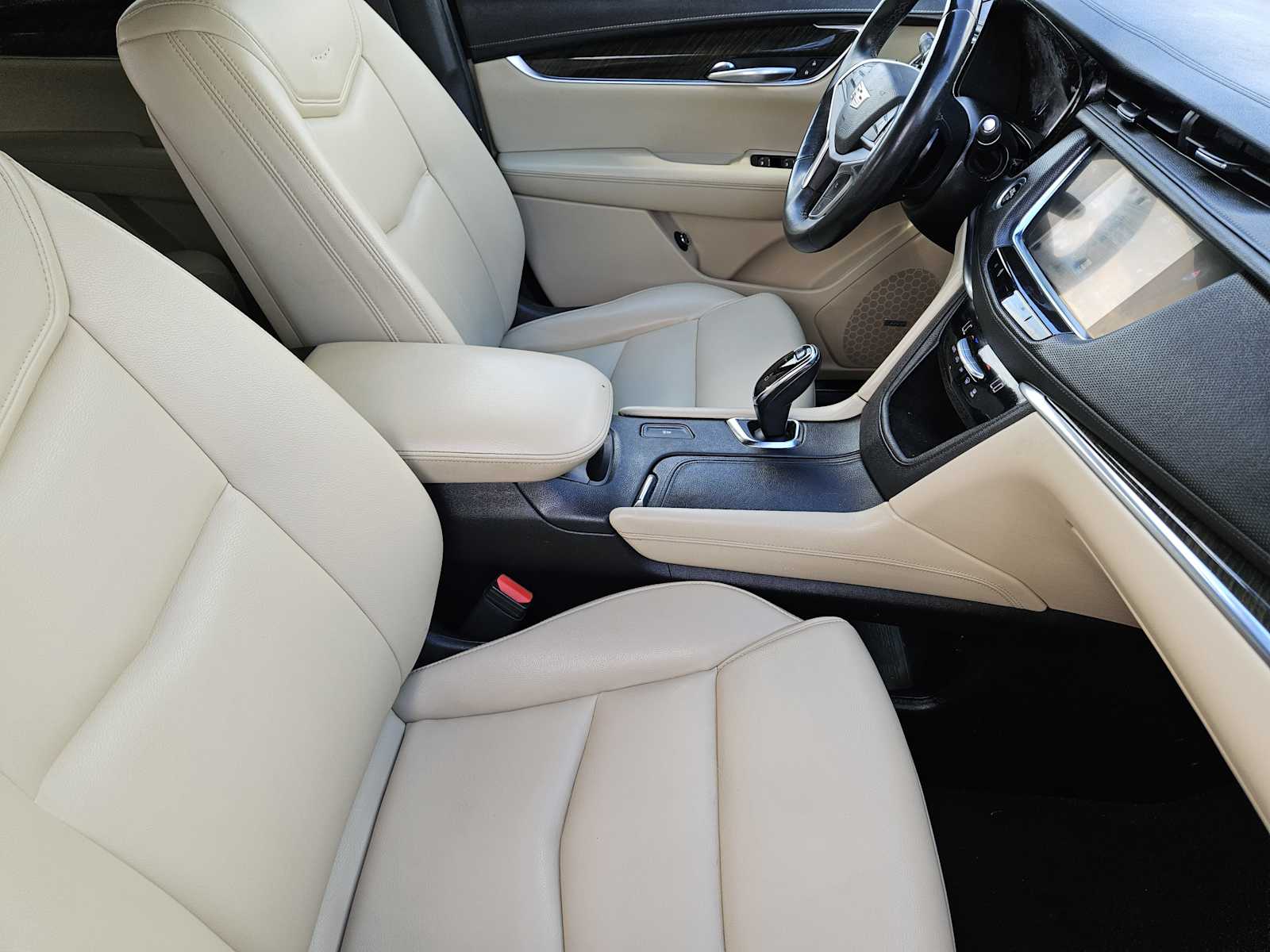 Thumbnail: 2017 Cadillac XT5 - 14