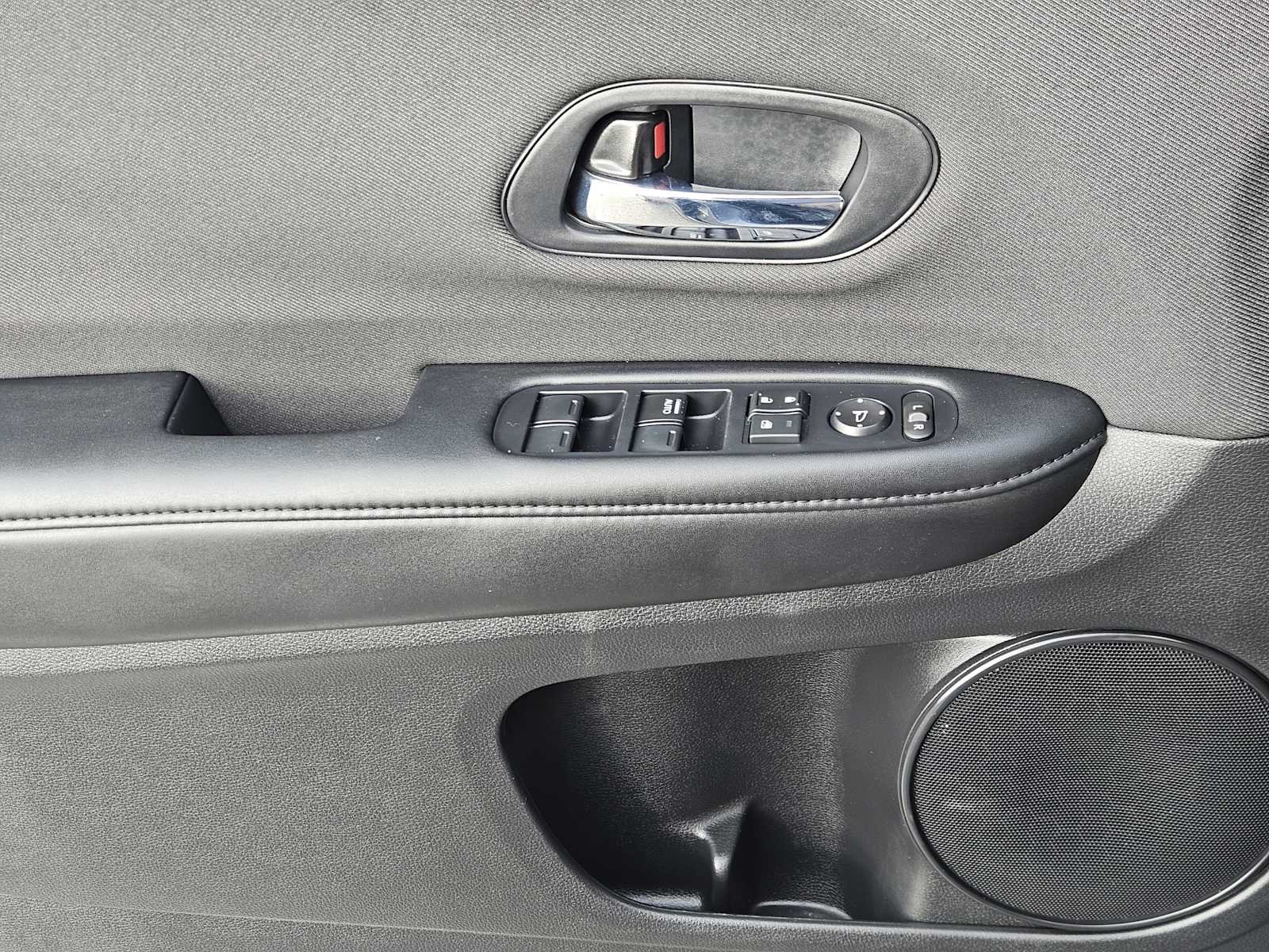 Thumbnail: 2022 Honda HR-V - 21