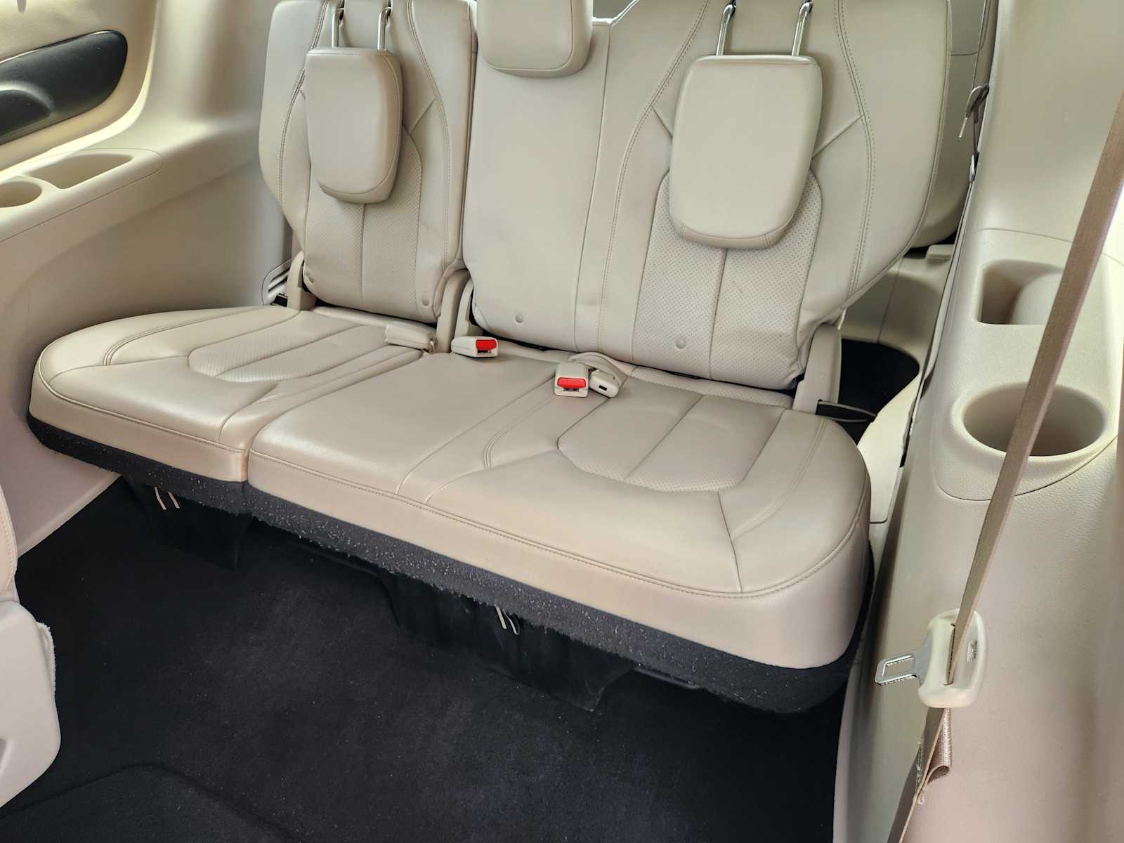 Thumbnail: 2021 Chrysler Pacifica - 29