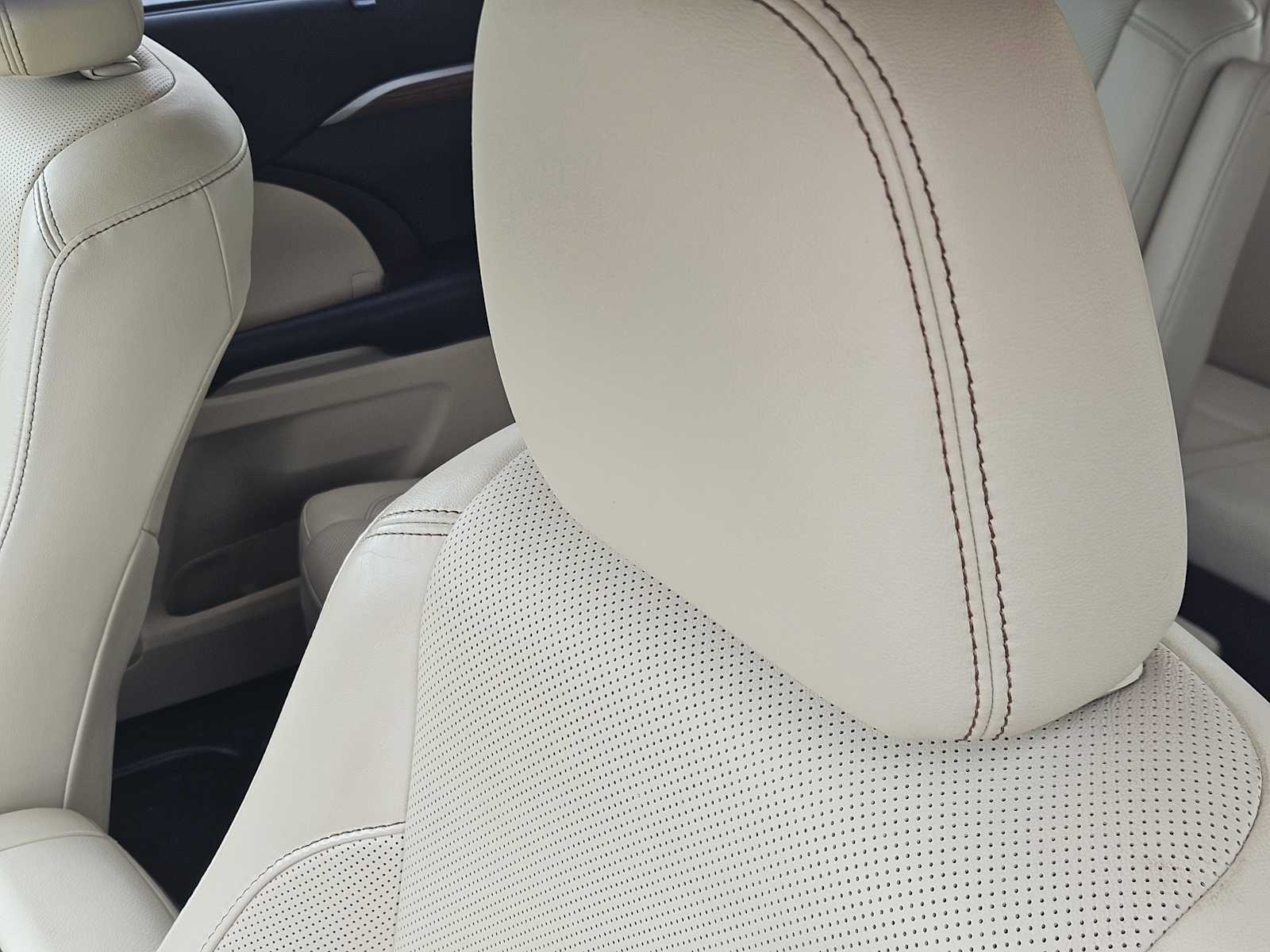 Thumbnail: 2017 Toyota Highlander - 15