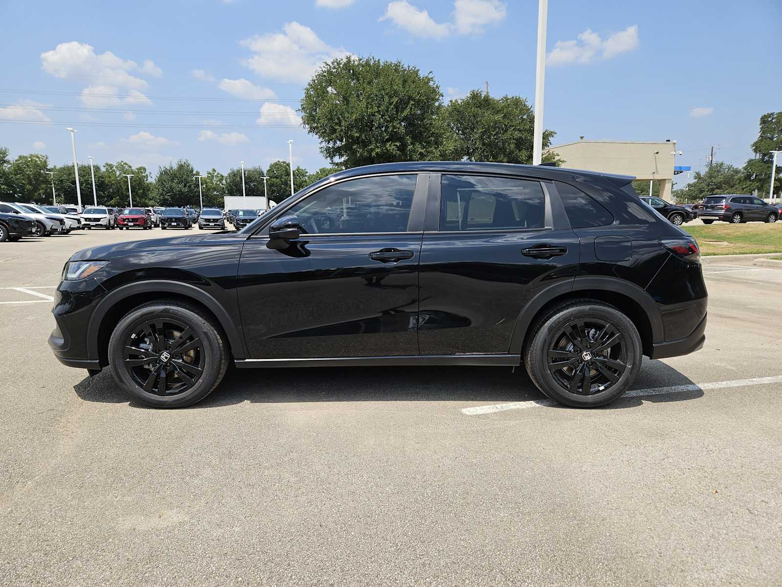 Thumbnail: 2027 Honda HR-V - 4