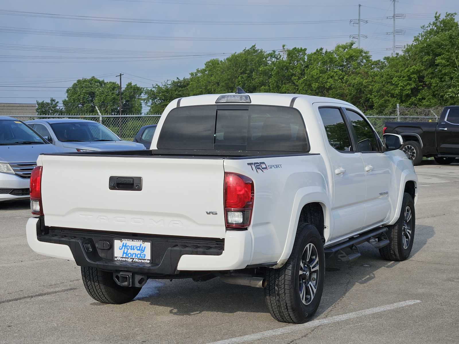 Thumbnail: 2018 Toyota Tacoma - 6