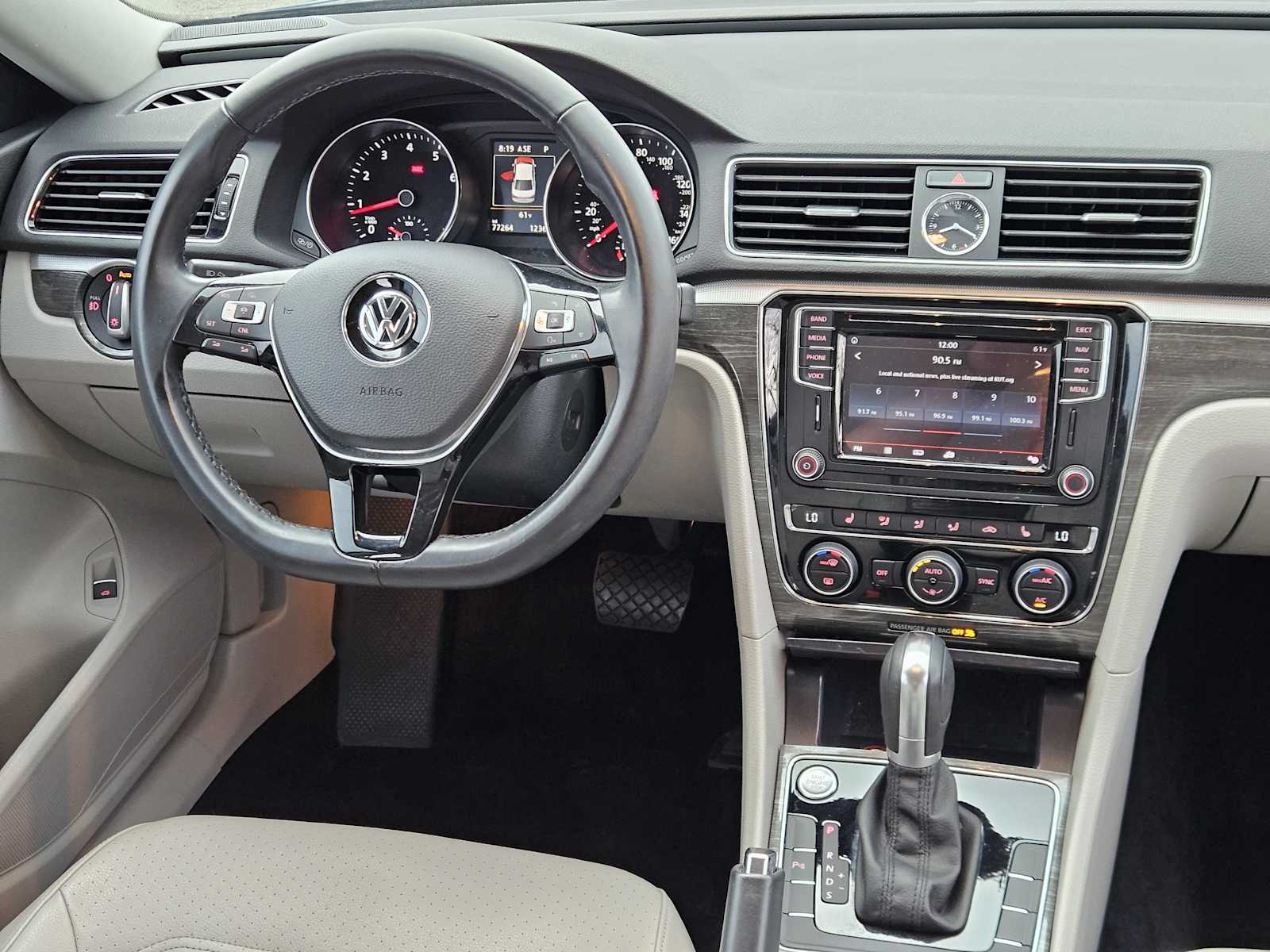 Thumbnail: 2017 Volkswagen Passat - 27