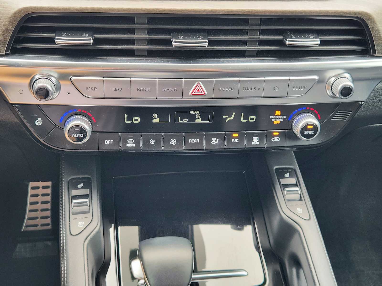 Thumbnail: 2022 Kia Telluride - 17