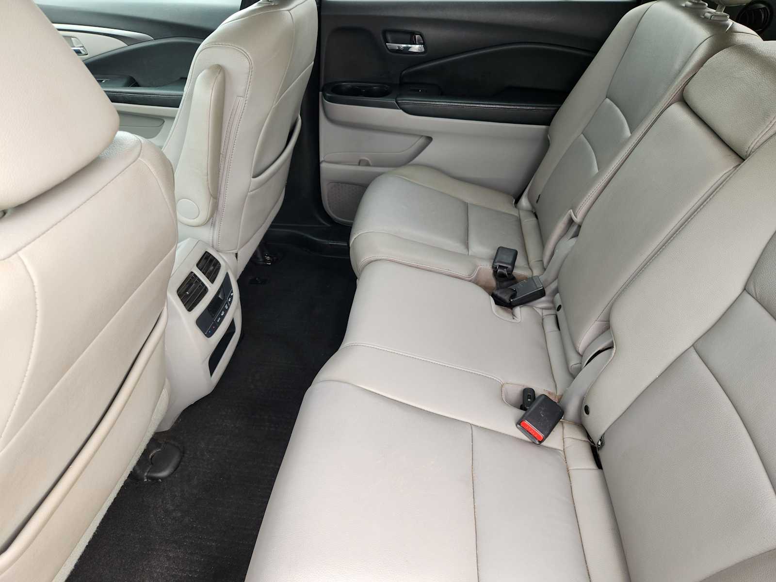 Thumbnail: 2016 Honda Pilot - 31