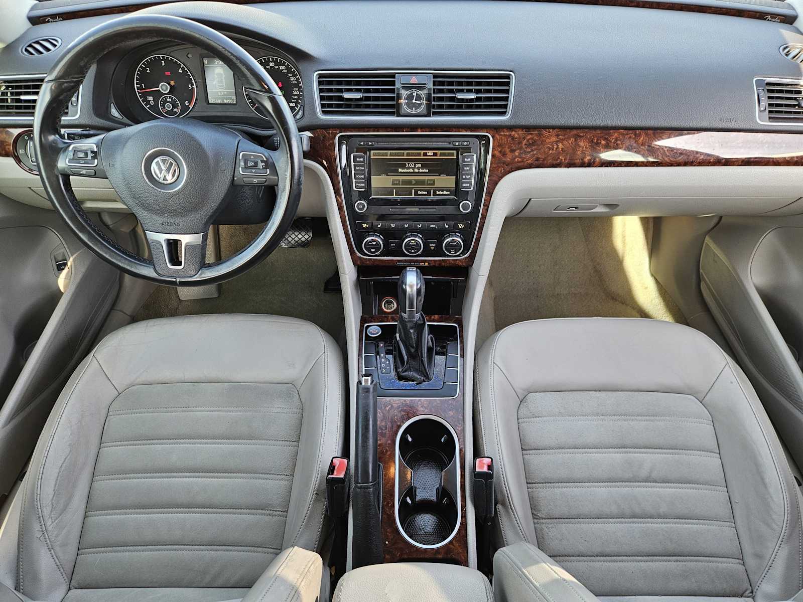 Thumbnail: 2013 Volkswagen Passat - 25