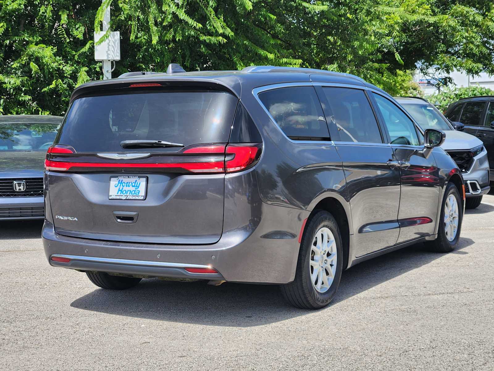 Thumbnail: 2021 Chrysler Pacifica - 5