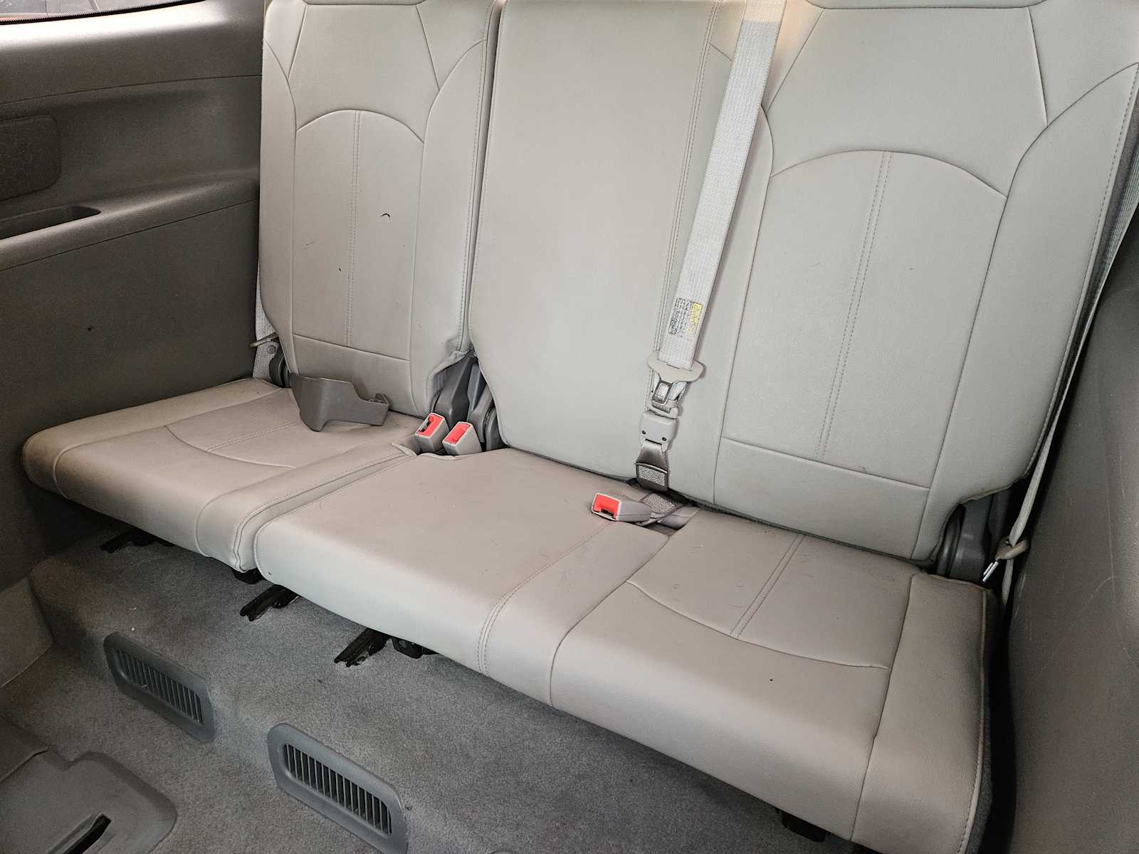 Thumbnail: 2015 GMC Acadia - 27