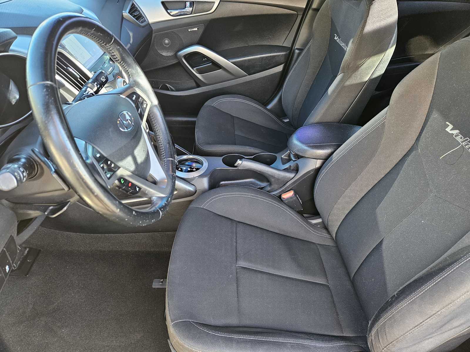 Thumbnail: 2017 Hyundai Veloster - 12