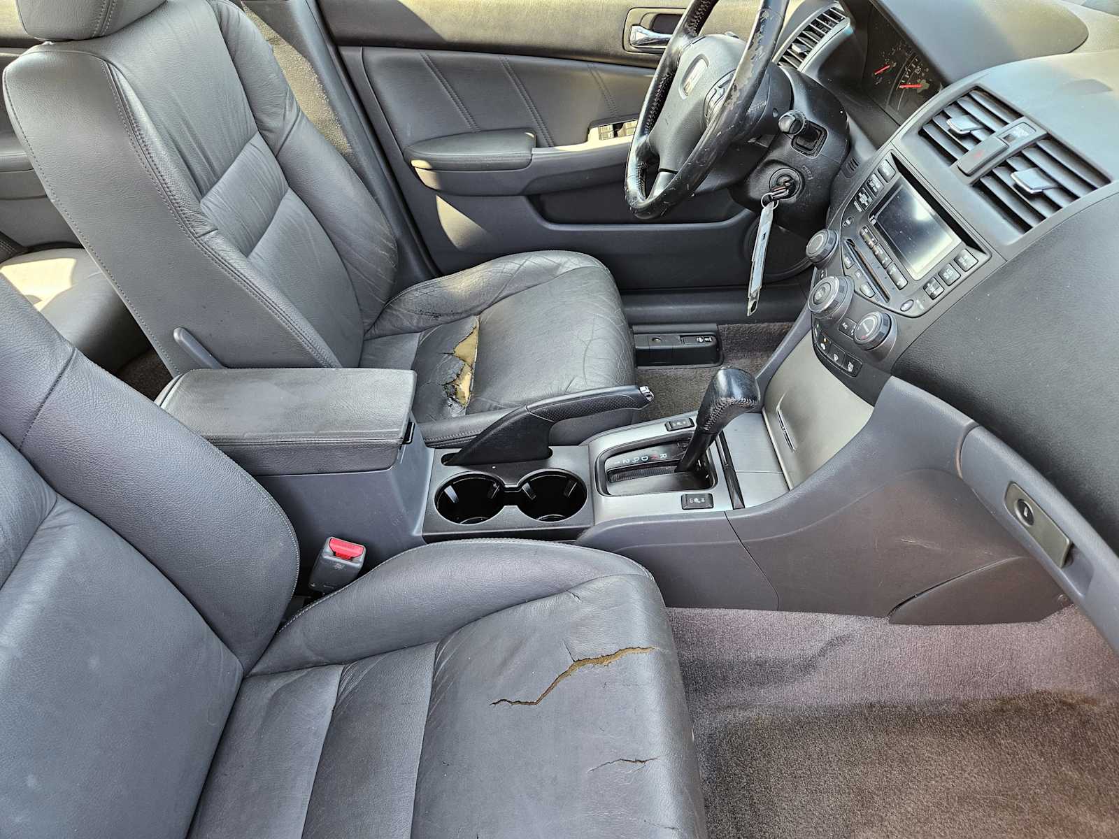 Thumbnail: 2004 Honda Accord - 14