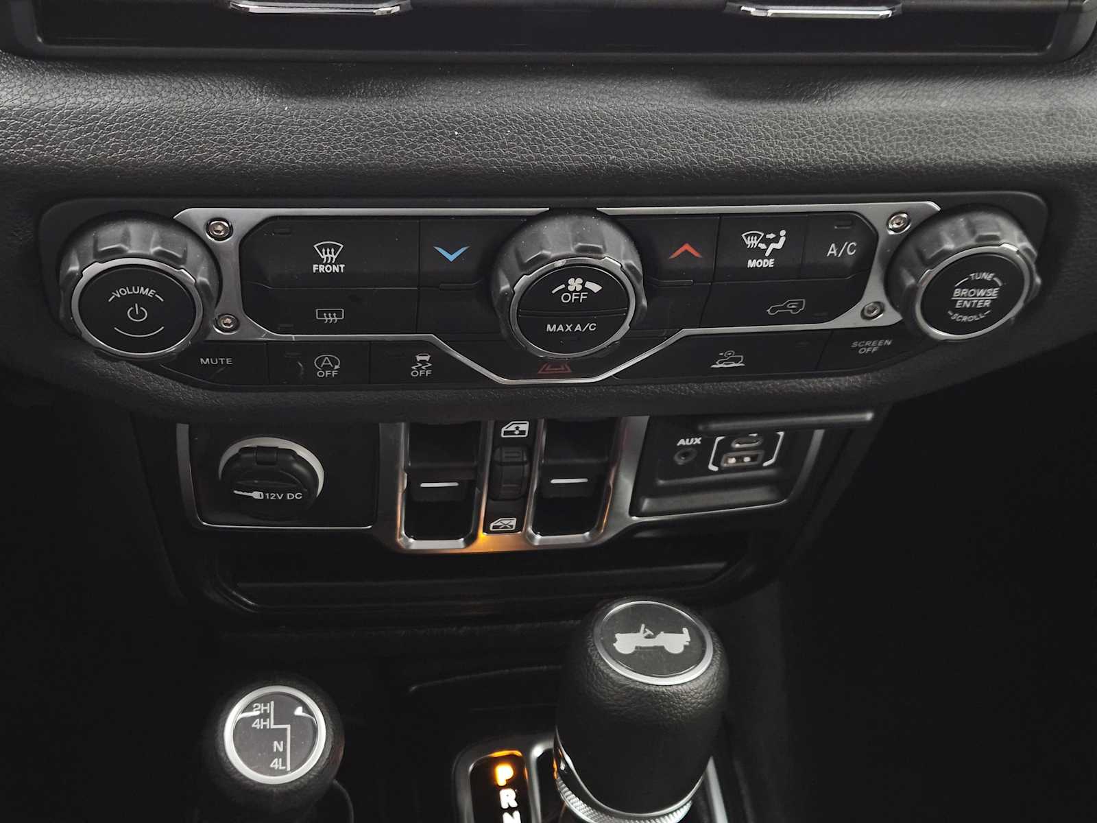 Thumbnail: 2025 Jeep Wrangler - 19