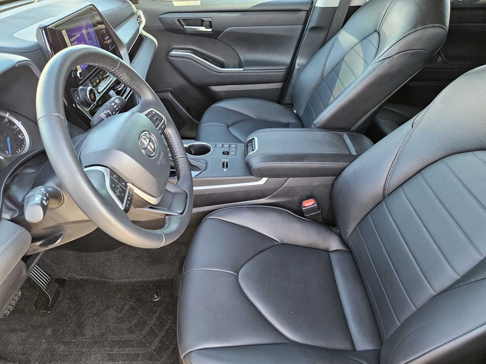 Thumbnail: 2024 Toyota Highlander - 13