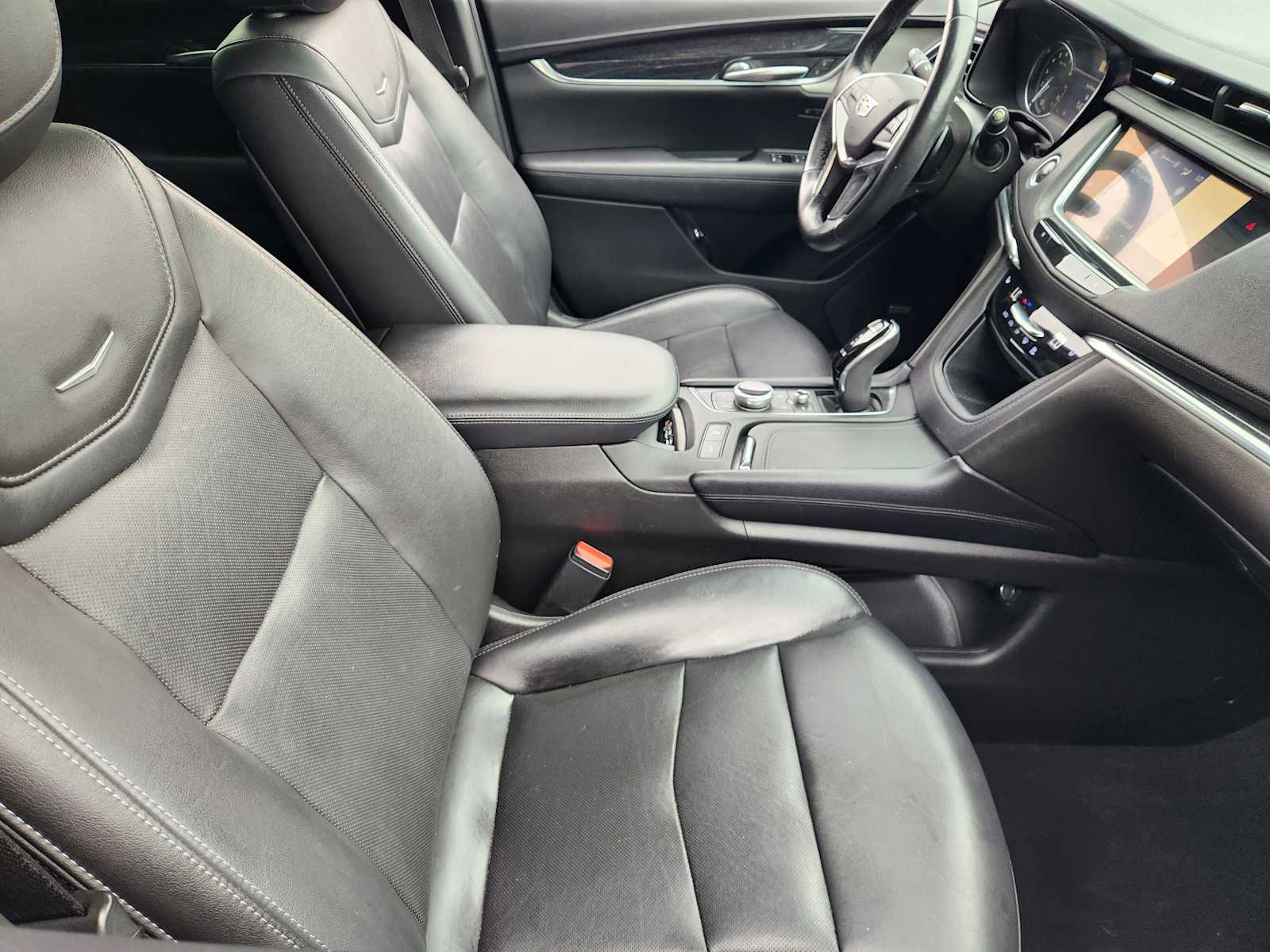 Thumbnail: 2020 Cadillac XT5 - 13