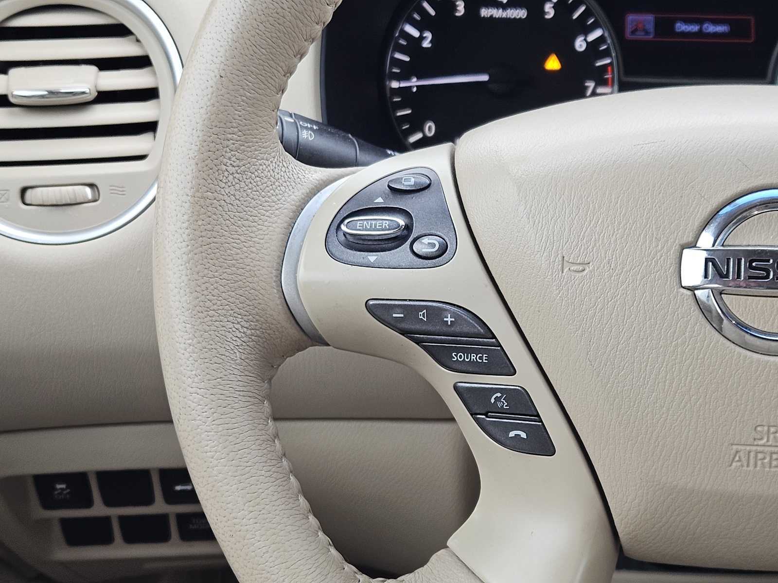 Thumbnail: 2014 Nissan Pathfinder - 27