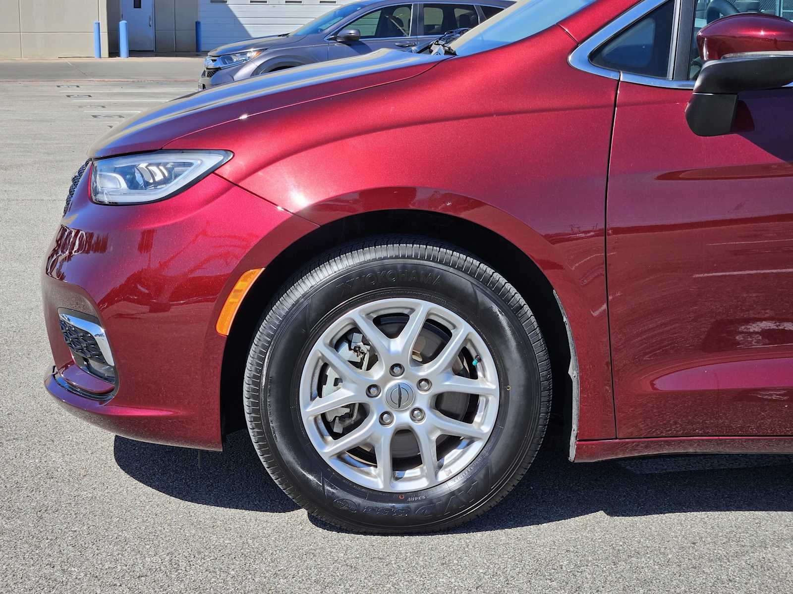 Thumbnail: 2023 Chrysler Pacifica - 7