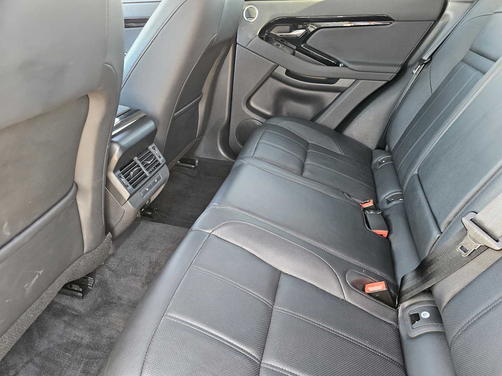 Thumbnail: 2024 Land Rover Range Rover Evoque - 28