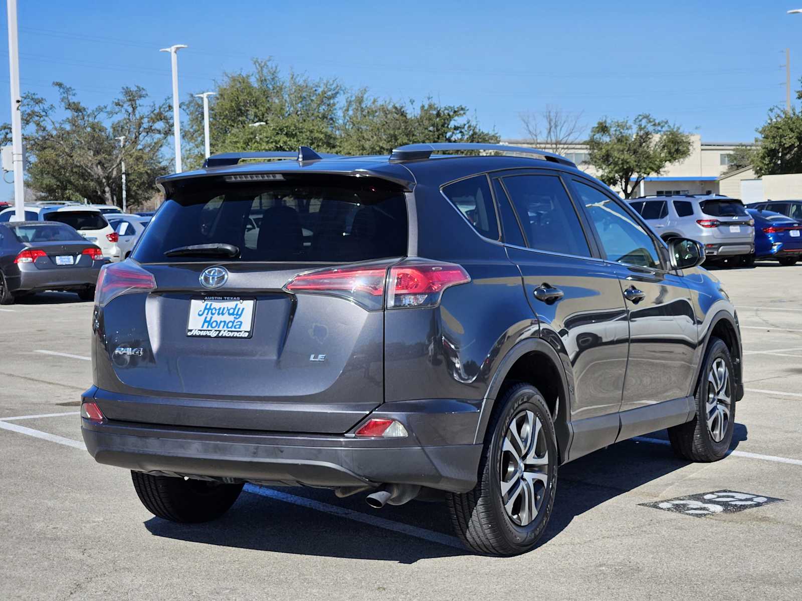 Thumbnail: 2018 Toyota RAV4 - 6