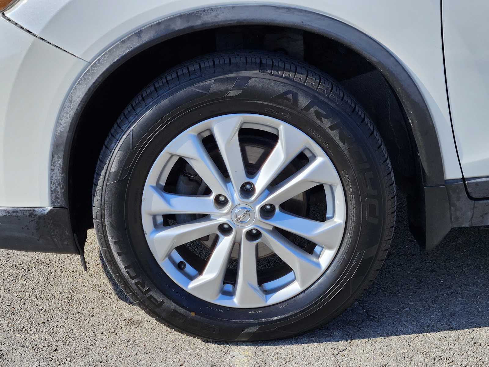 Thumbnail: 2016 Nissan Rogue - 9