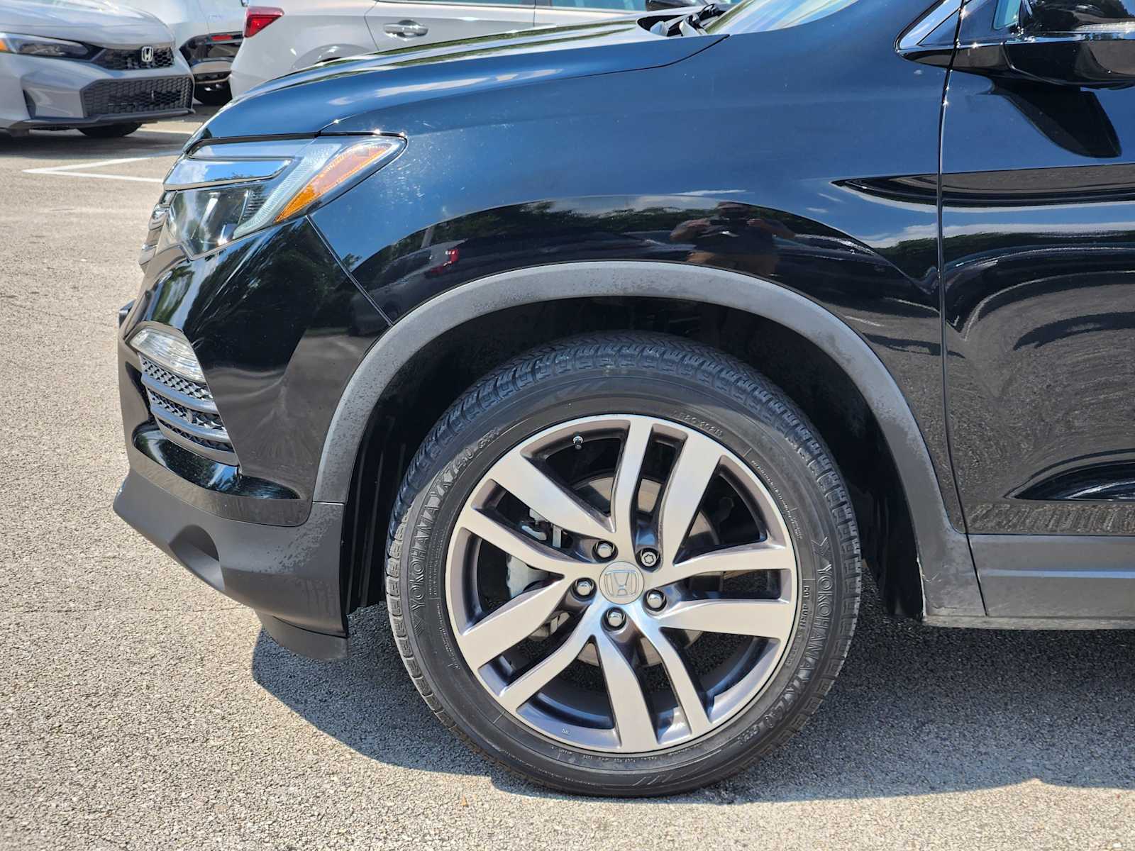 Thumbnail: 2017 Honda Pilot - 8