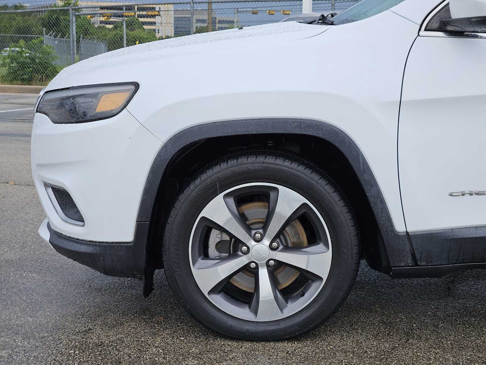 Thumbnail: 2019 Jeep Cherokee - 7